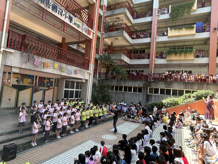 東光的孩子們一同來欣賞圖片