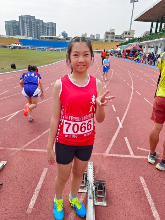 五年級女童60公尺