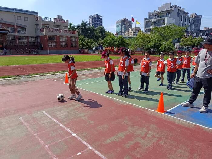 越過地雷區圖片
